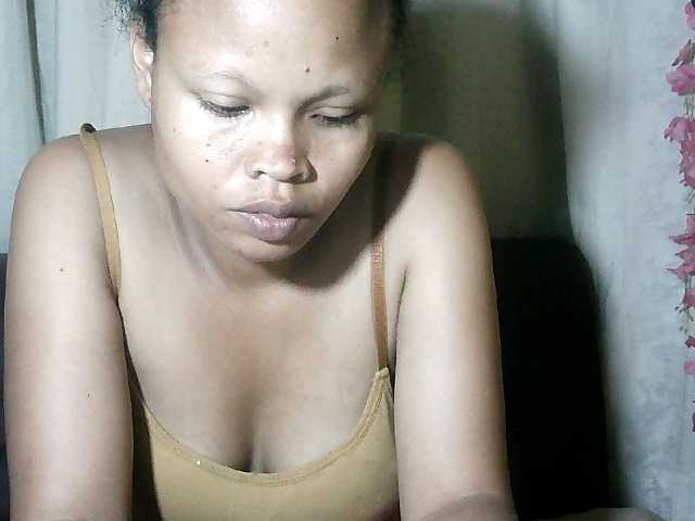 Pussy01lips's BongaCams show and profile