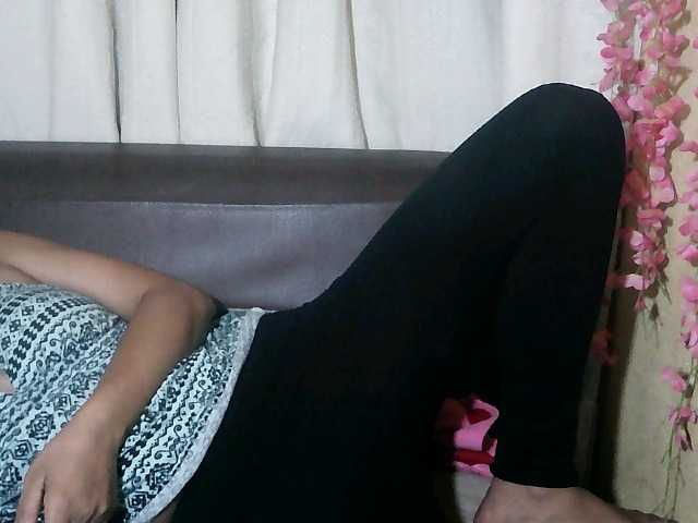 Pussy01lips's BongaCams show and profile