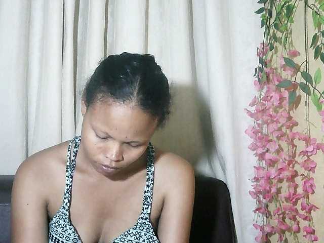 Pussy01lips's BongaCams show and profile