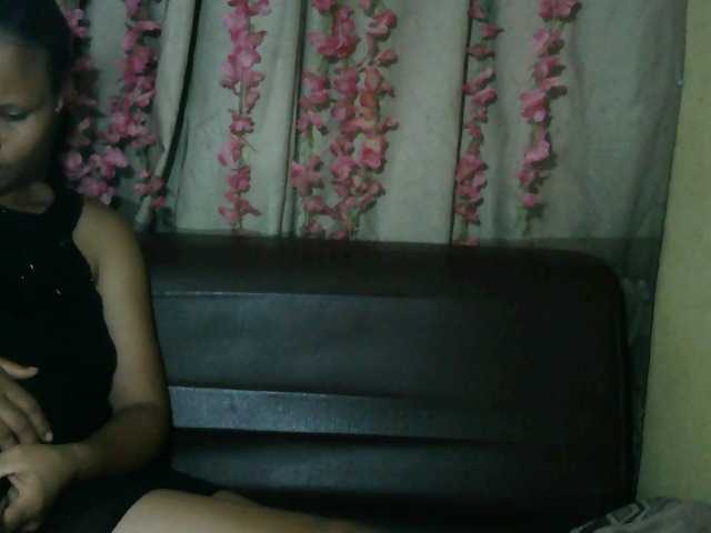 Pussy01lips's BongaCams show and profile