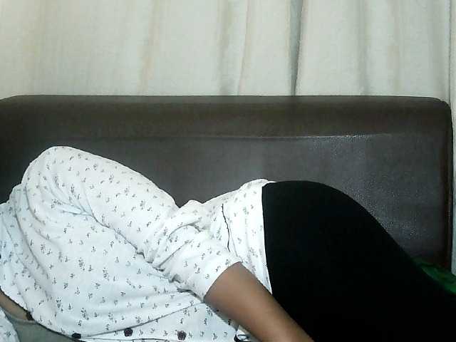 Pussy01lips's BongaCams show and profile