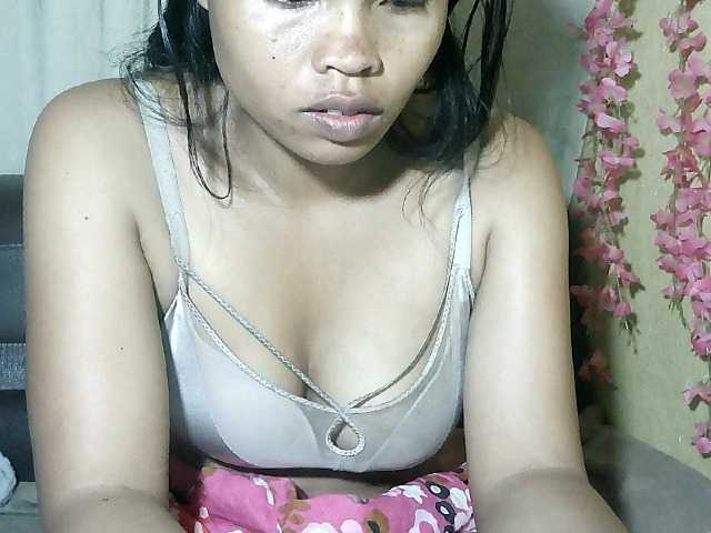 Pussy01lips's BongaCams show and profile