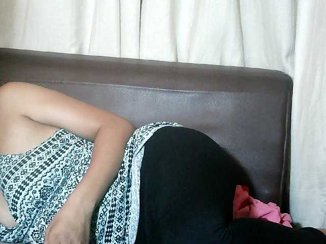 Pussy01lips's BongaCams show and profile