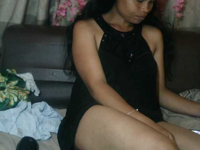 Pussy01lips's BongaCams show and profile