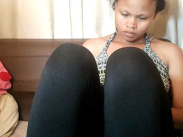 Pussy01lips's BongaCams show and profile