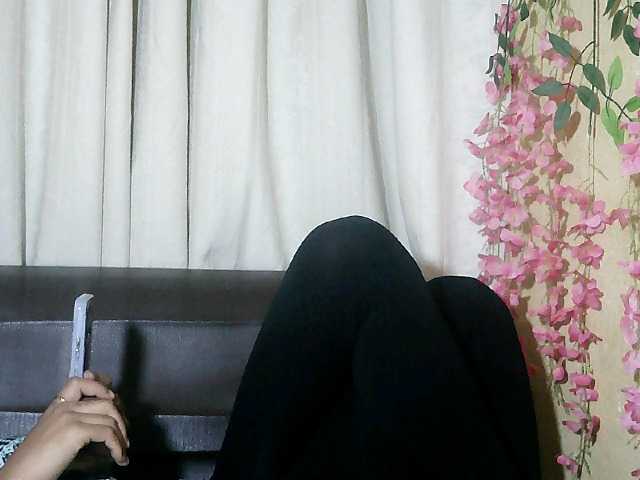 Pussy01lips's BongaCams show and profile