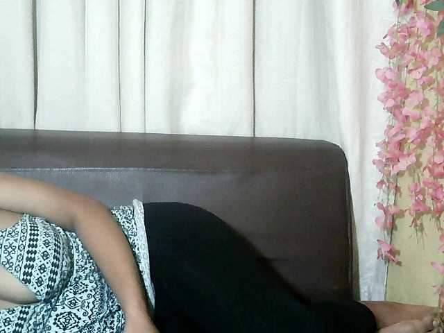 Pussy01lips's BongaCams show and profile