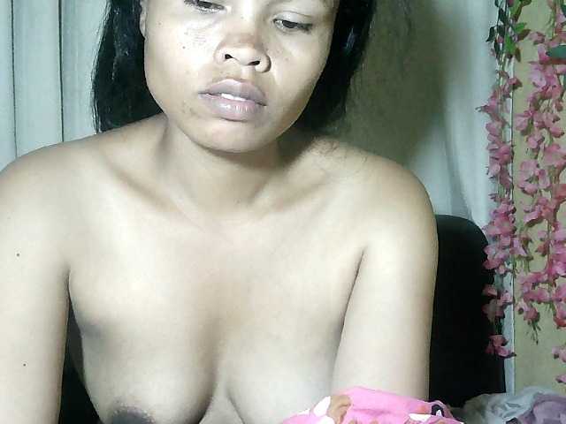 Pussy01lips's BongaCams show and profile