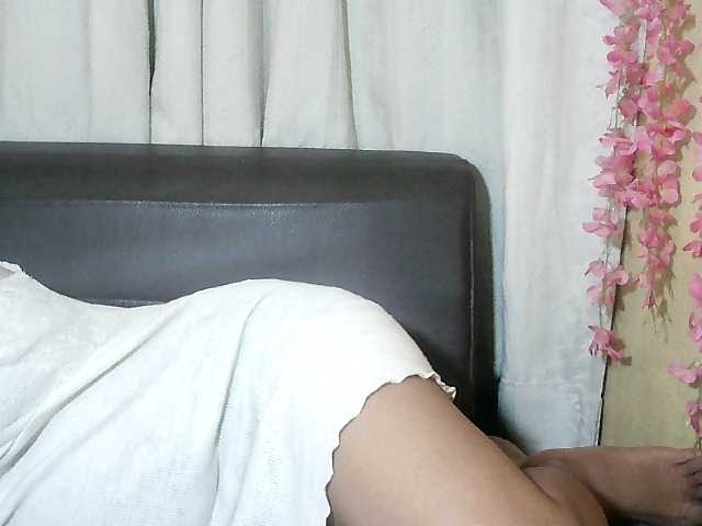 Pussy01lips's BongaCams show and profile