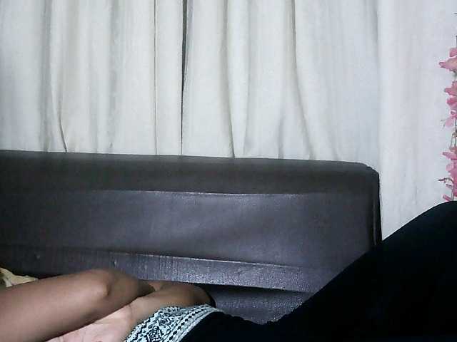 Pussy01lips's BongaCams show and profile