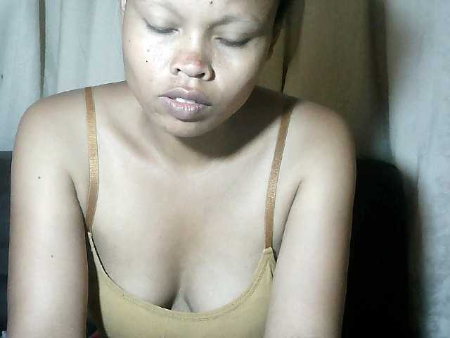 Pussy01lips's BongaCams show and profile