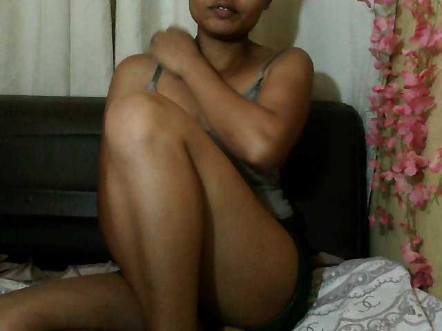 Pussy01lips's BongaCams show and profile