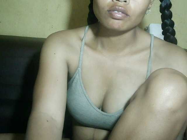 Pussy01lips webcam