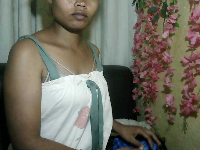 Pussy01lips's BongaCams show and profile