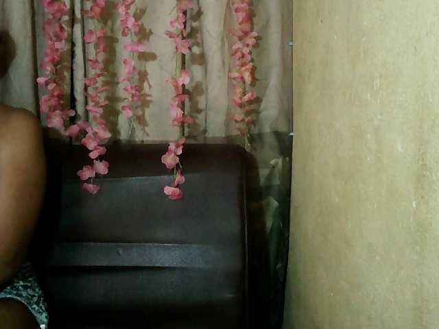 Pussy01lips's BongaCams show and profile