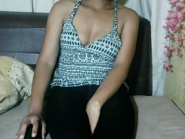 Pussy01lips's BongaCams show and profile