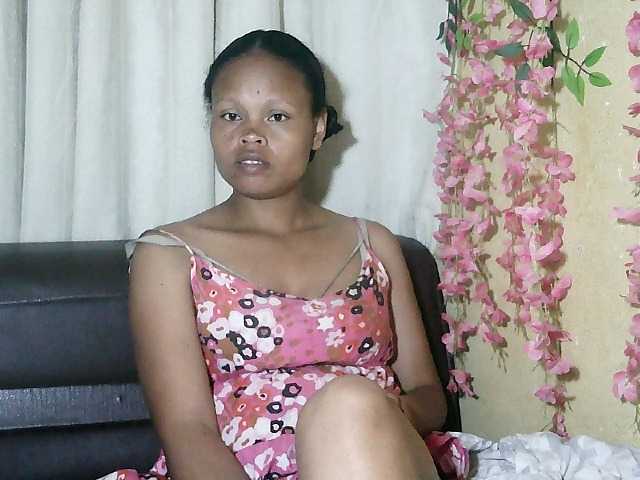 Pussy01lips's BongaCams show and profile