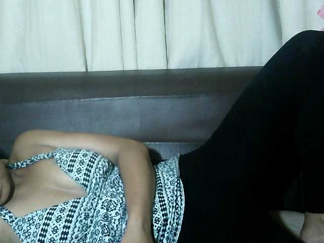 Pussy01lips's BongaCams show and profile