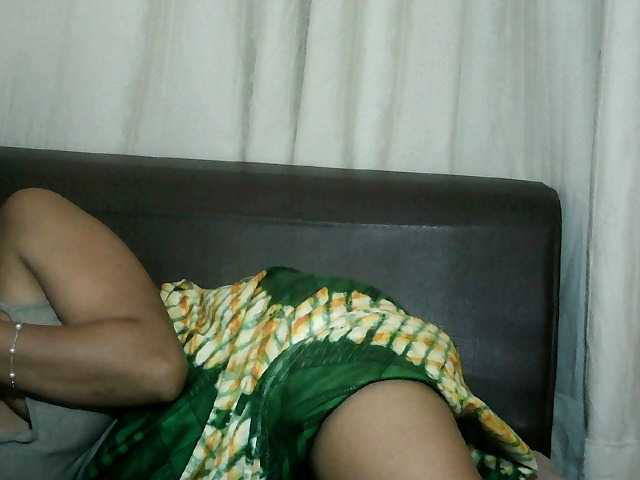 Pussy01lips's BongaCams show and profile