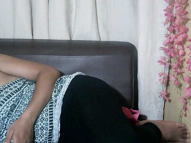 Pussy01lips's BongaCams show and profile