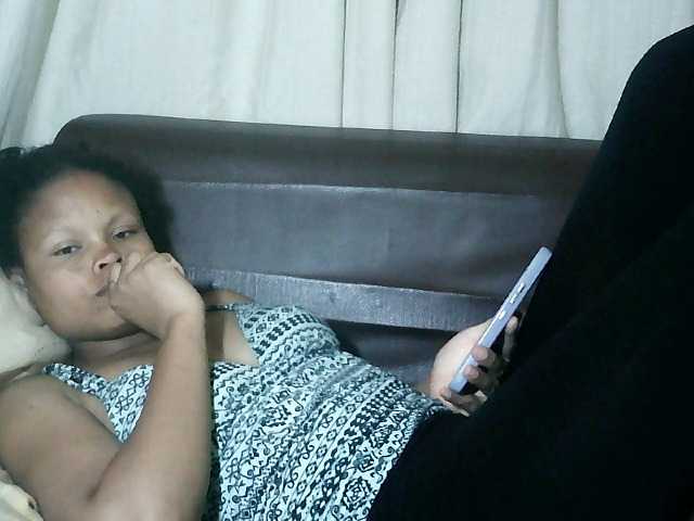 Pussy01lips's BongaCams show and profile