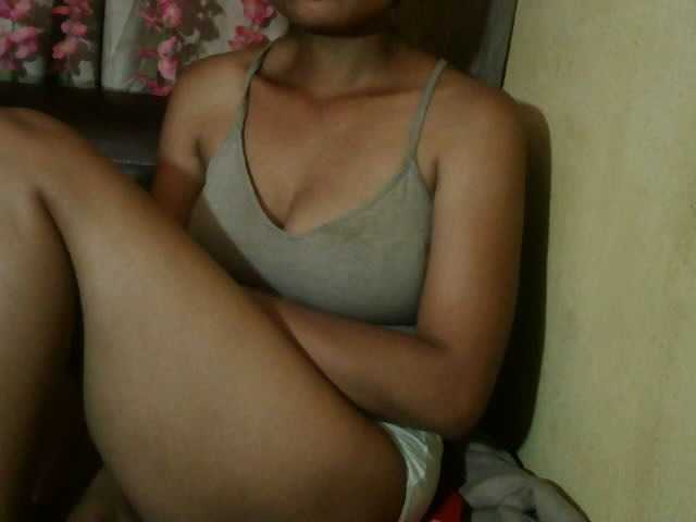 Pussy01lips's BongaCams show and profile