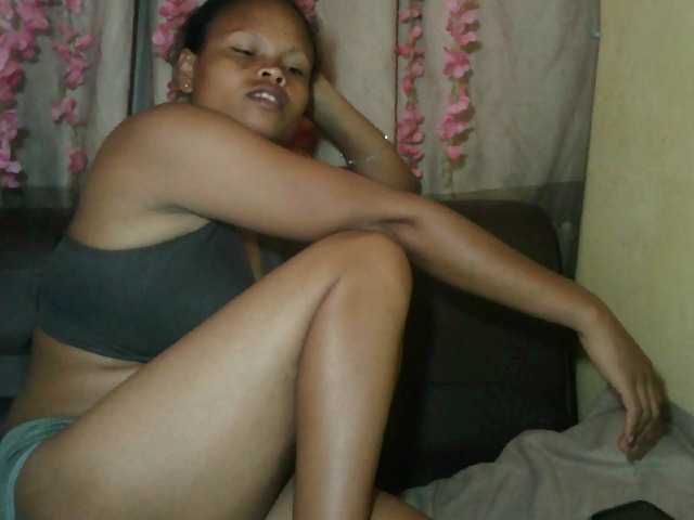 Pussy01lips's BongaCams show and profile