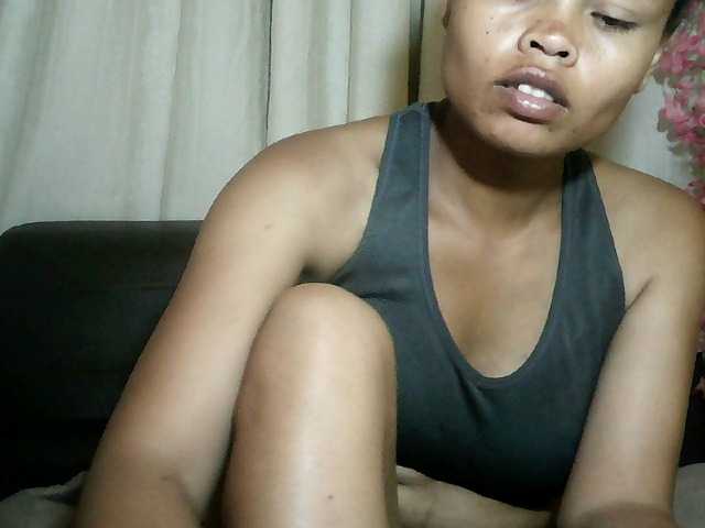 Pussy01lips's BongaCams show and profile