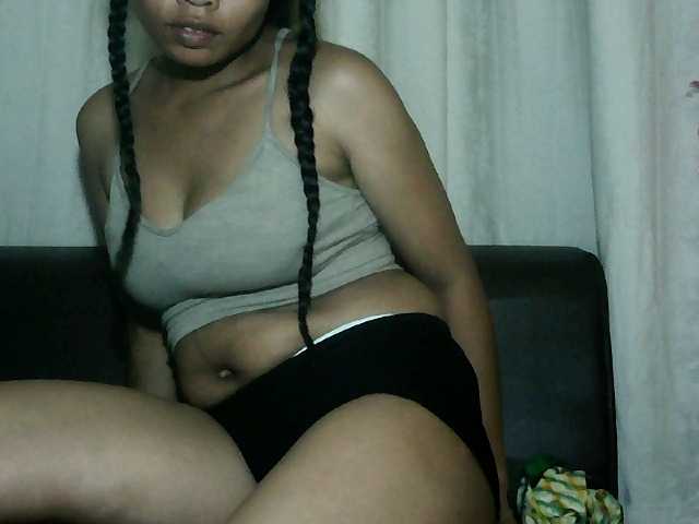 Pussy01lips's BongaCams show and profile