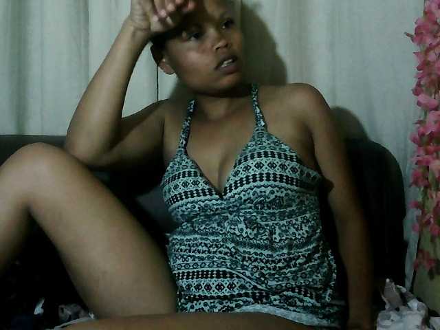 Pussy01lips's BongaCams show and profile