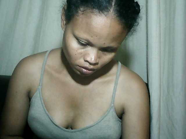 Pussy01lips's BongaCams show and profile