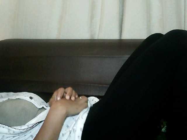 Pussy01lips's BongaCams show and profile