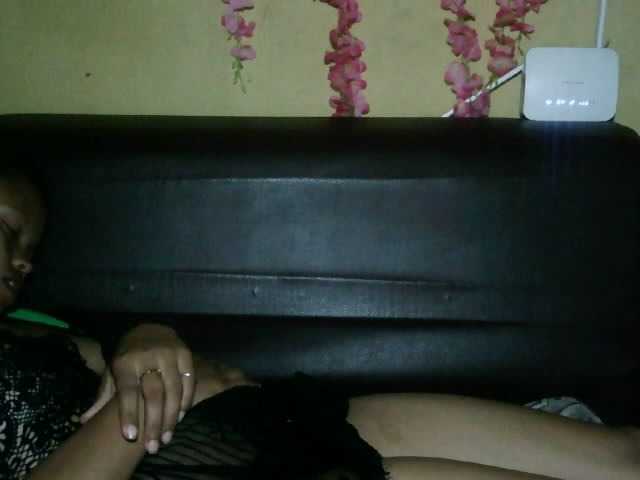 Pussy01lips's BongaCams show and profile