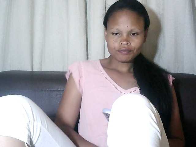 Pussy01lips's BongaCams show and profile