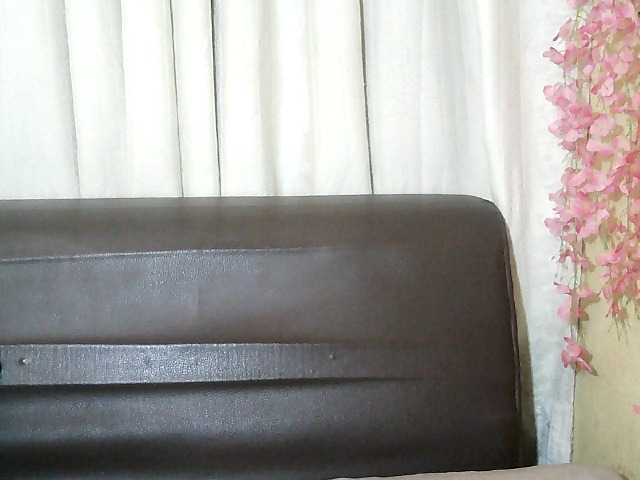 Pussy01lips's BongaCams show and profile