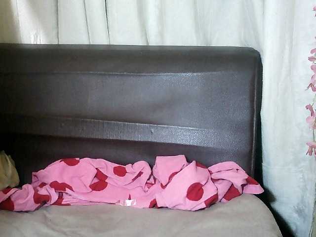 Pussy01lips's BongaCams show and profile