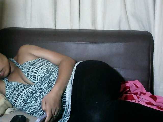 Pussy01lips's BongaCams show and profile