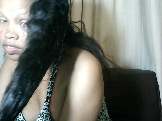 Pussy01lips's BongaCams show and profile