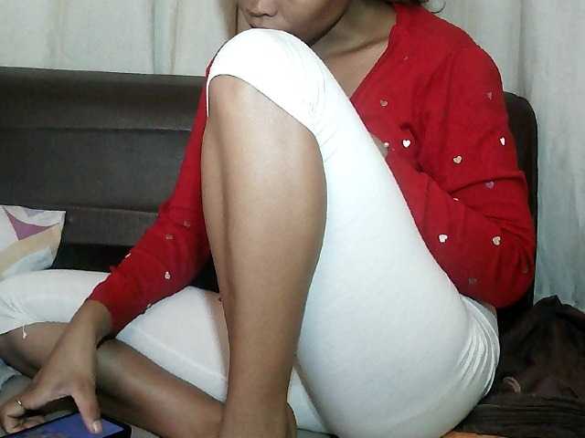 Pussy01lips's BongaCams show and profile