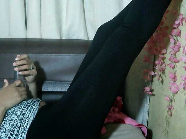 Pussy01lips's BongaCams show and profile