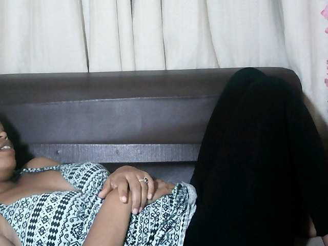 Pussy01lips's BongaCams show and profile