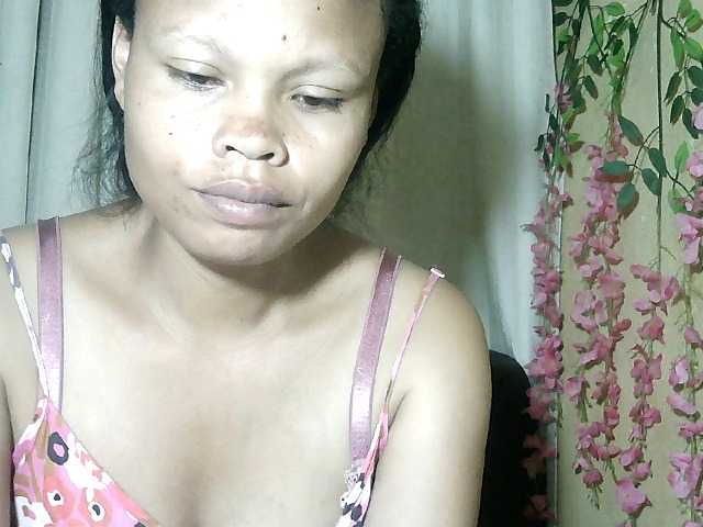 Pussy01lips's BongaCams show and profile