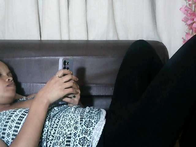 Pussy01lips's BongaCams show and profile