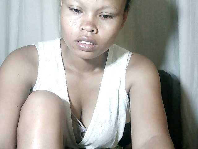 Pussy01lips's BongaCams show and profile