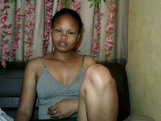 Pussy01lips's BongaCams show and profile