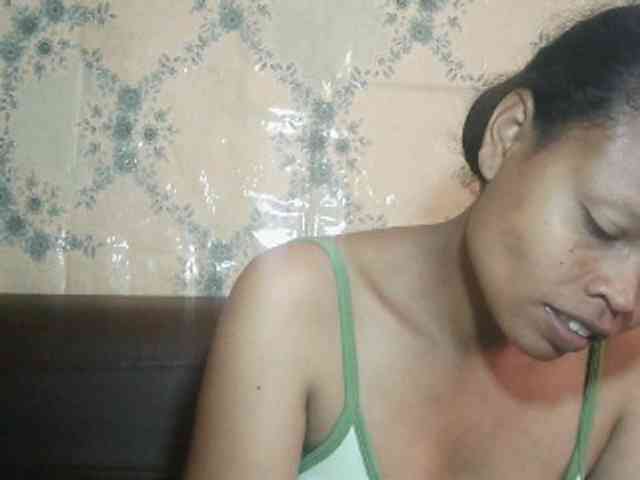 Pussy01lips webcam