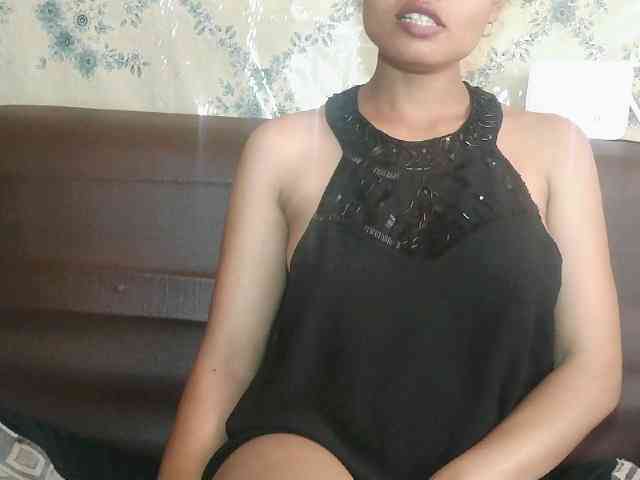 Pussy01lips webcam
