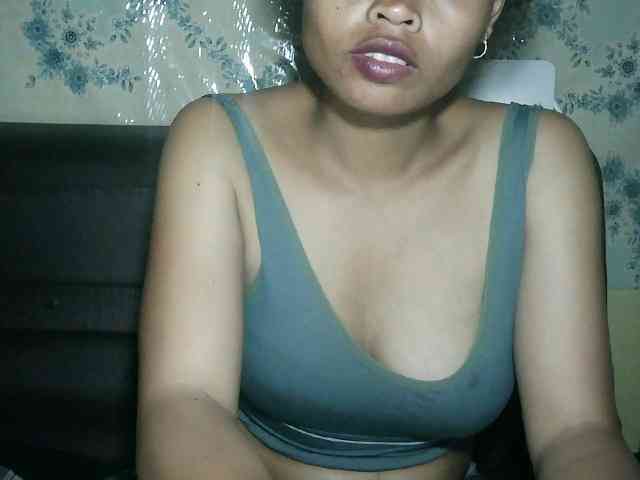 Pussy01lips webcam