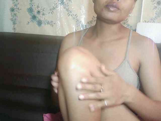 Pussy01lips webcam
