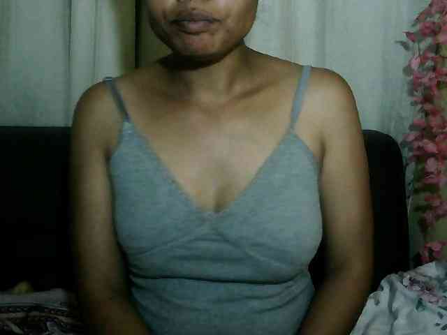 Pussy01lips Live Webcam on BongaCams